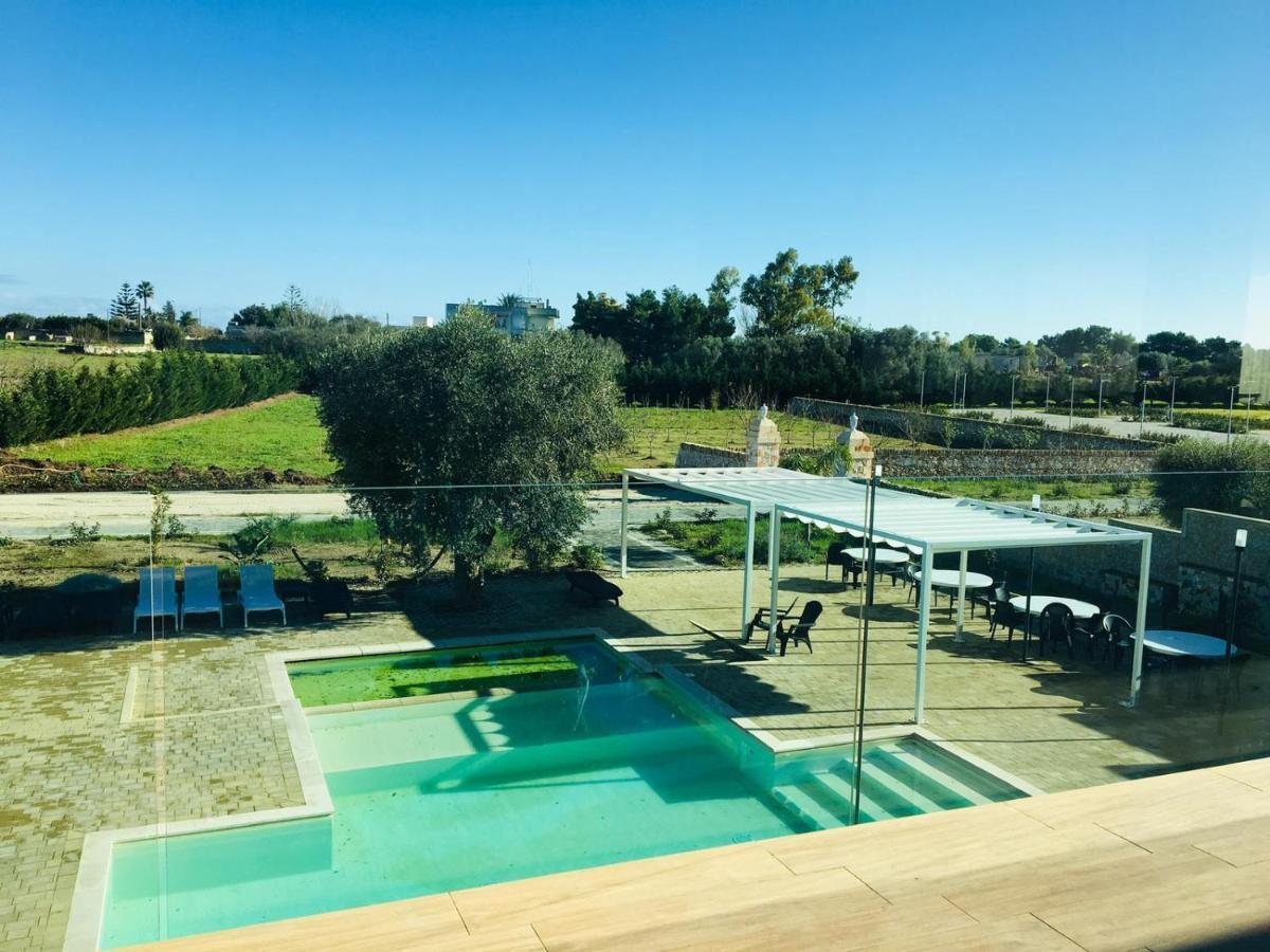 Agriturismo Tenuta Don Giovanni เมเลนดูญโญ ภายนอก รูปภาพ
