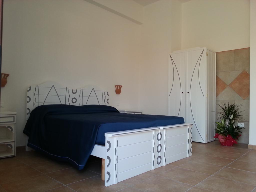 Agriturismo Tenuta Don Giovanni เมเลนดูญโญ ห้อง รูปภาพ
