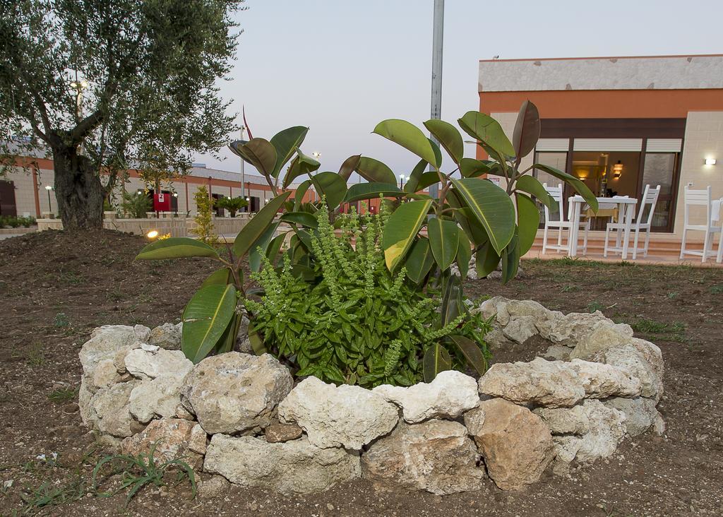 Agriturismo Tenuta Don Giovanni เมเลนดูญโญ ภายนอก รูปภาพ
