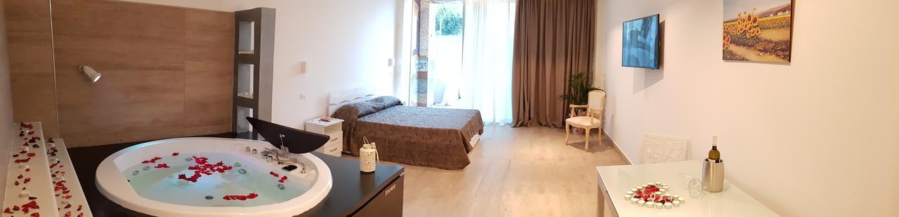 Agriturismo Tenuta Don Giovanni เมเลนดูญโญ ภายนอก รูปภาพ