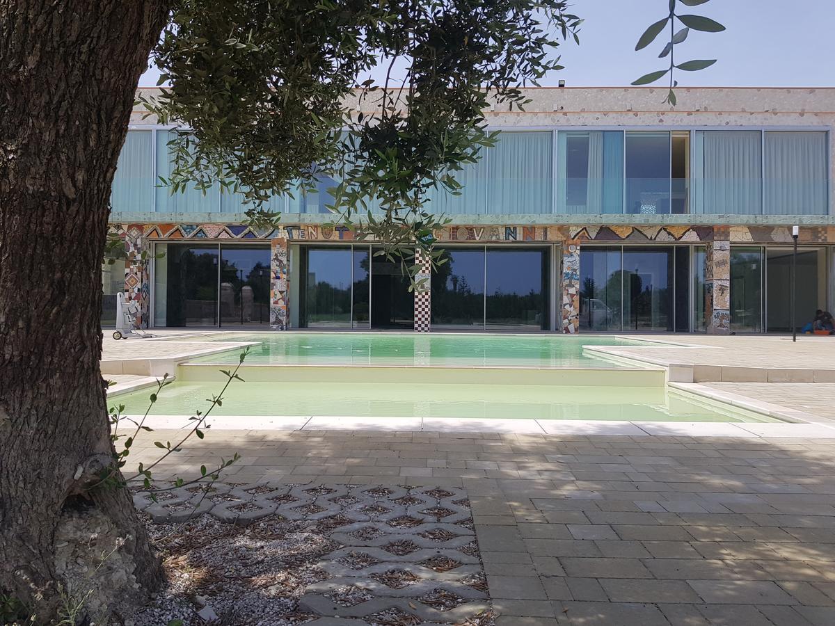 Agriturismo Tenuta Don Giovanni เมเลนดูญโญ ภายนอก รูปภาพ