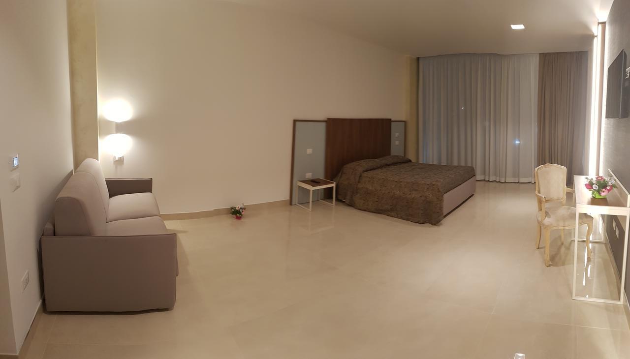 Agriturismo Tenuta Don Giovanni เมเลนดูญโญ ภายนอก รูปภาพ
