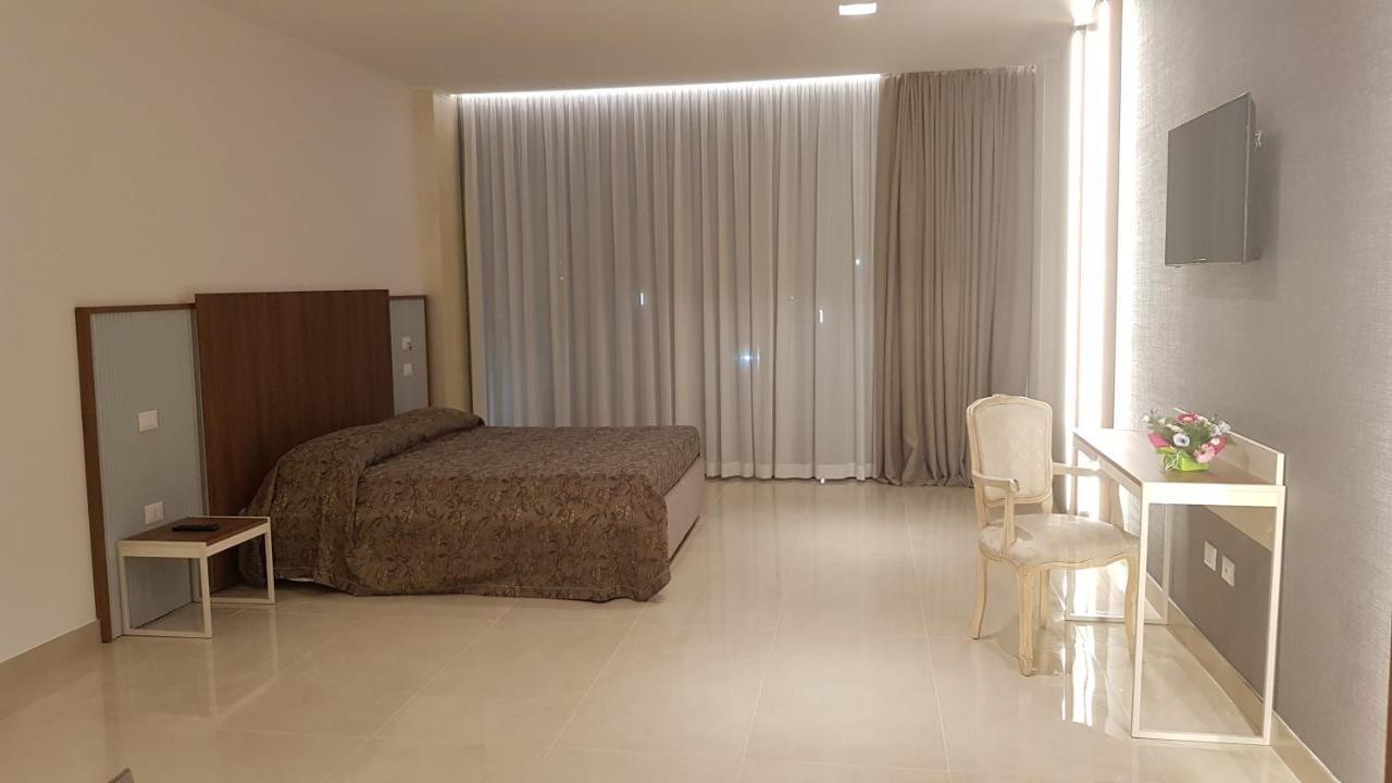 Agriturismo Tenuta Don Giovanni เมเลนดูญโญ ภายนอก รูปภาพ