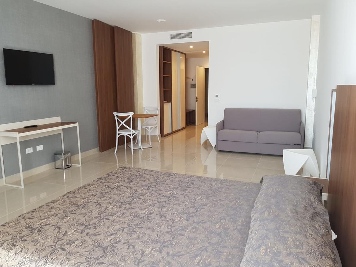 Agriturismo Tenuta Don Giovanni เมเลนดูญโญ ภายนอก รูปภาพ